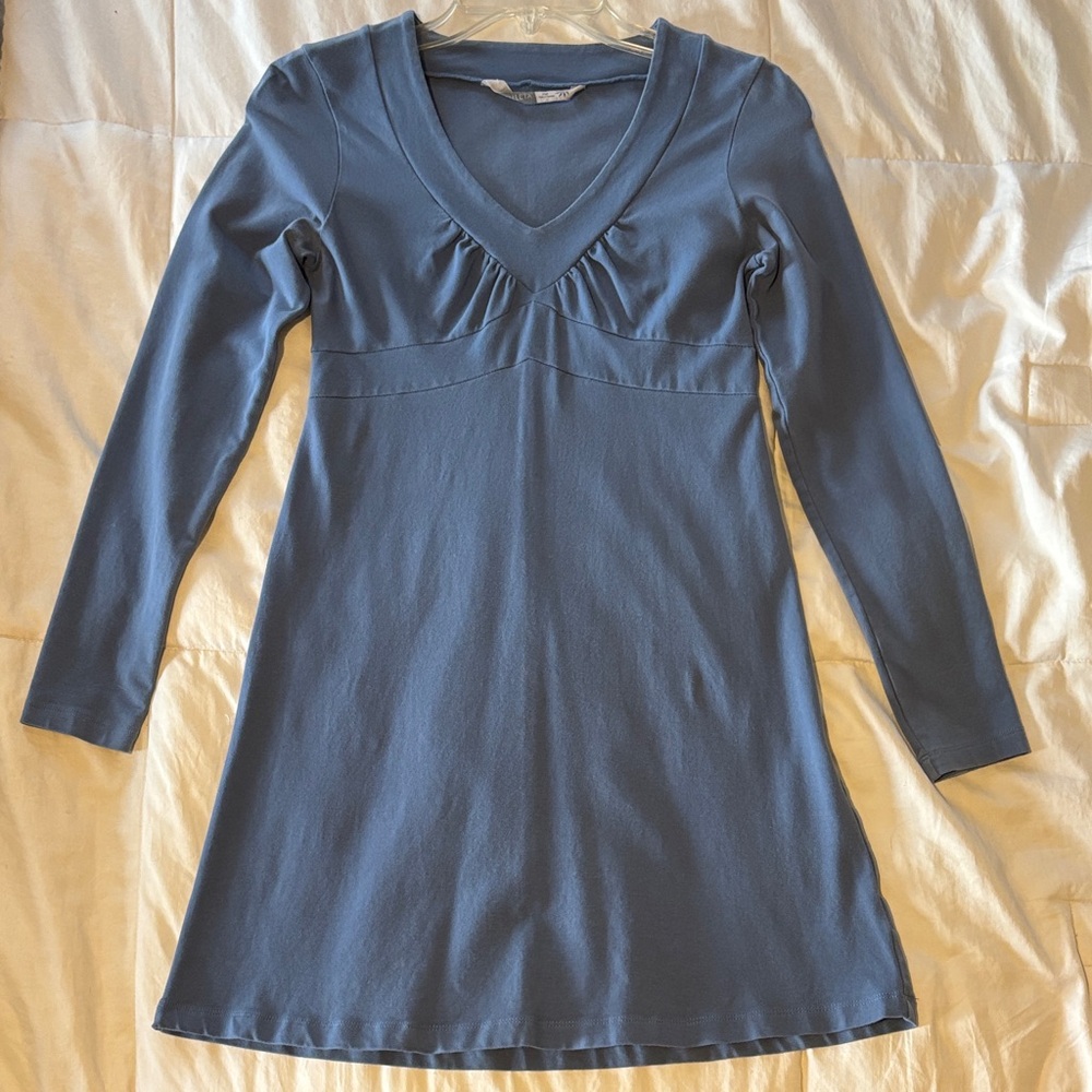 Athleta V-Neck Tunic Top in Slate Blue